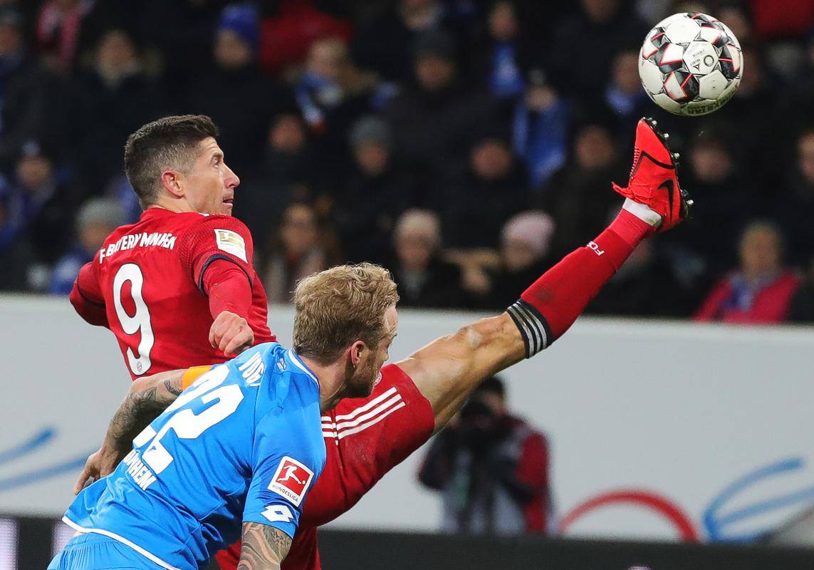 包含霍芬海姆主场遭遇失利，需要重整行装拼搏的词条