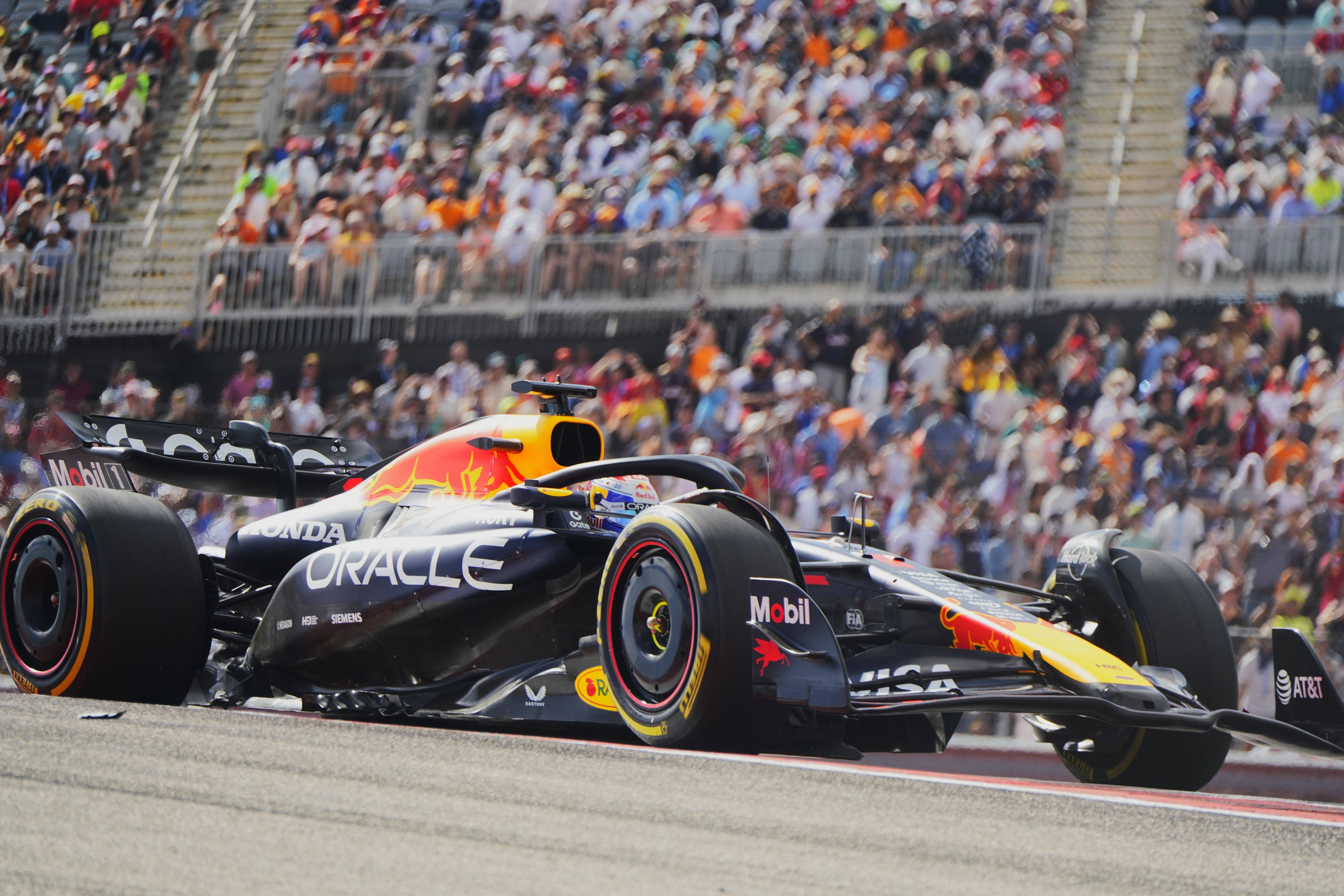 红牛车队完胜雷诺车队，塞恩斯刷新纪录