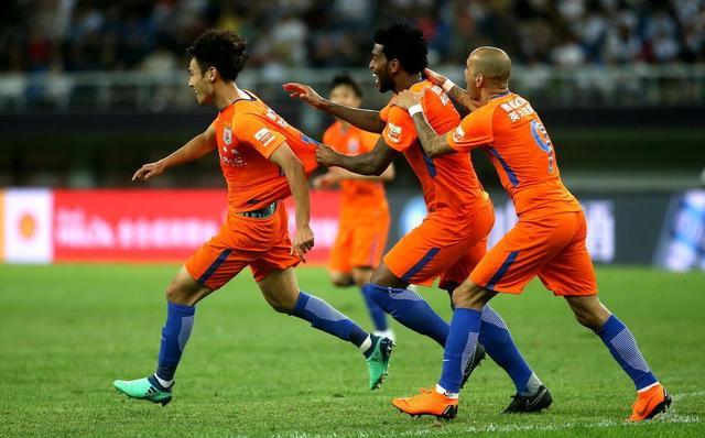 包含重庆力帆主场逆转山东鲁能，取胜意得意满的词条