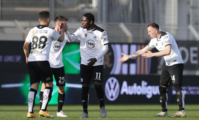 包含斯佩齐亚客场逆转对手，提振士气的词条