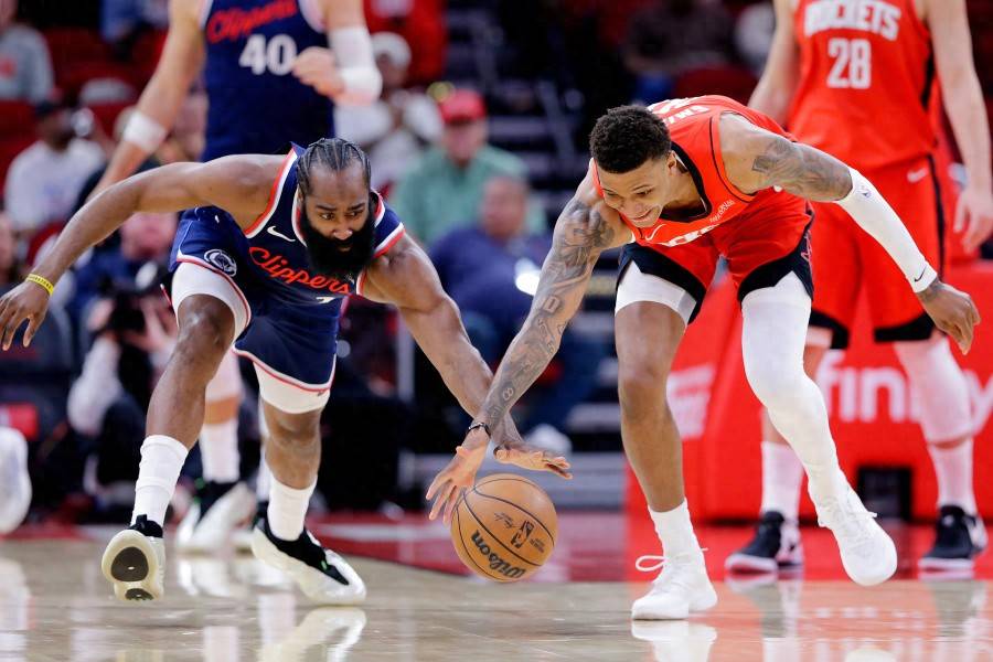 灰熊鏖战四川队，哈登带队取胜