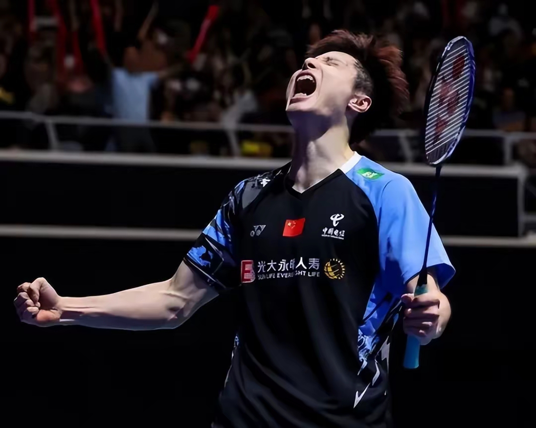 包含泰国羽毛球队逆转法国羽毛球队，谌龙关键制胜的词条