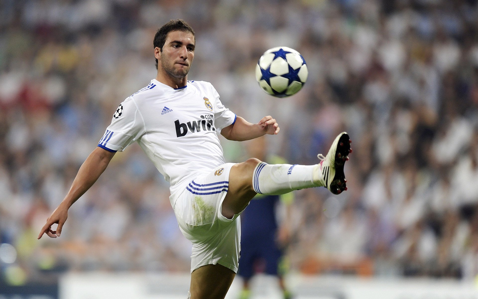 马刺式防守带走公牛，恩比德关键先生本色尽显